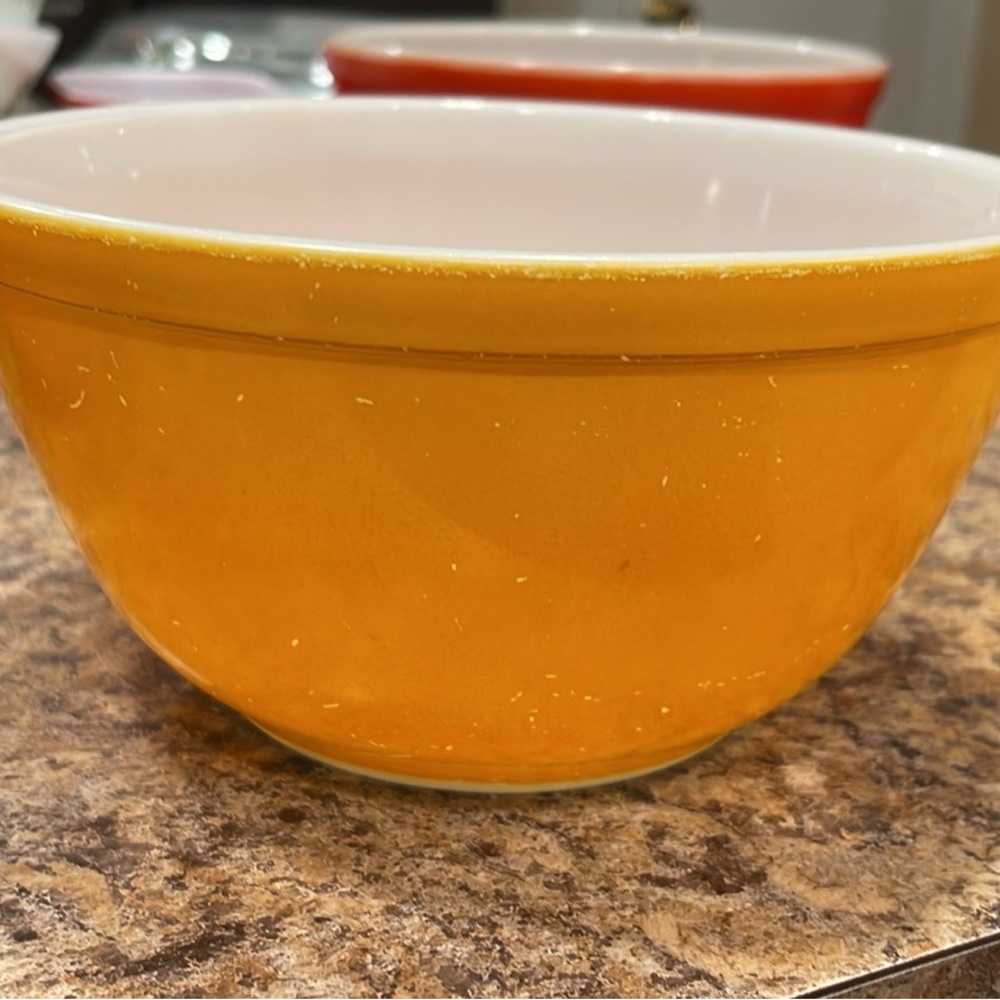 Vintage PYREX Orange Mixing Bowl. 1.5 qt. Has some light scratches.
